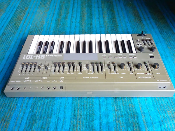 Roland SH-101 Analog Synthesizer w/ Modulation Grip, Carry Bag, Adapter - F100