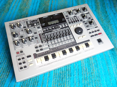 Roland MC-505 Groove Box - Synthesizer Drum Machine - 90's Vintage - F62