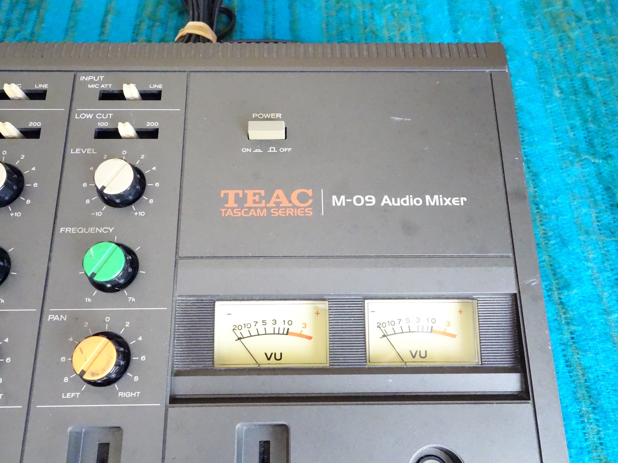 めっちゃ買います 　teac M-09 4ch Teac M-09, Audio Mixer, 4 Channel Mic/Line Mixer with