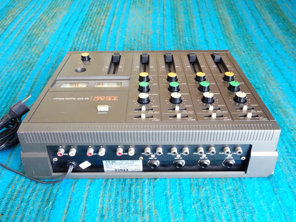 Teac M-09 4 Stereo / 8 Channel Analog Stereo Mixer - 80's Vintage - F120
