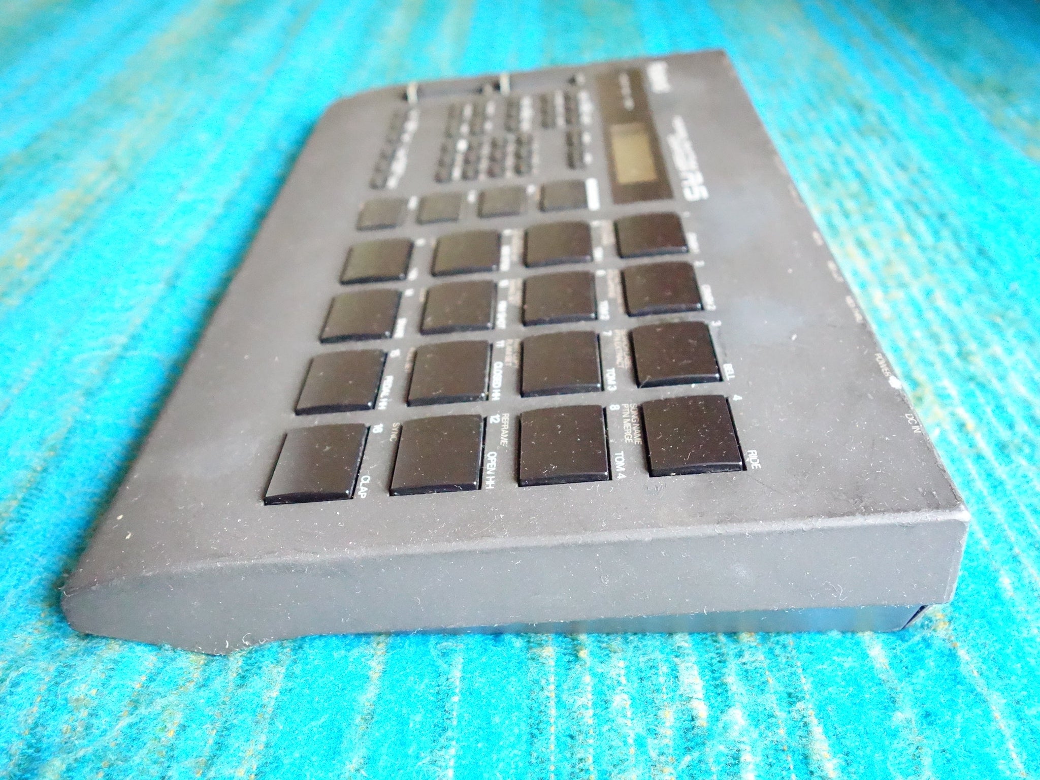 Roland R-5 Human Rhythm Composer / 90's Drum Machine w/ AC Adapter