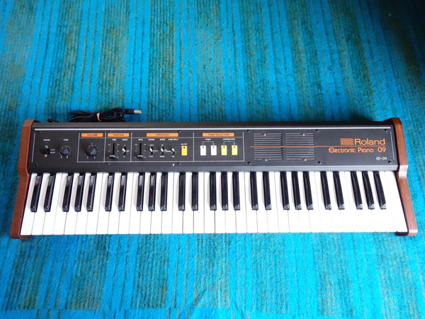 Roland EP-09 Electronic Piano - Early 80's Vintage Analog Synthesizer - H008