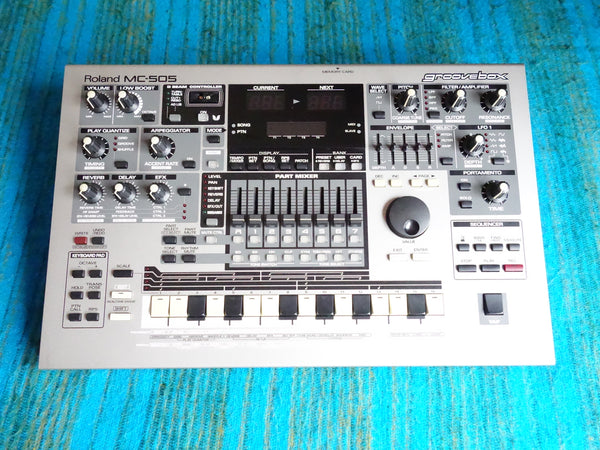 Roland MC-505 Groove Box Synthesizer Drum Machine - New LCD Installed - 90's Vintage - F284